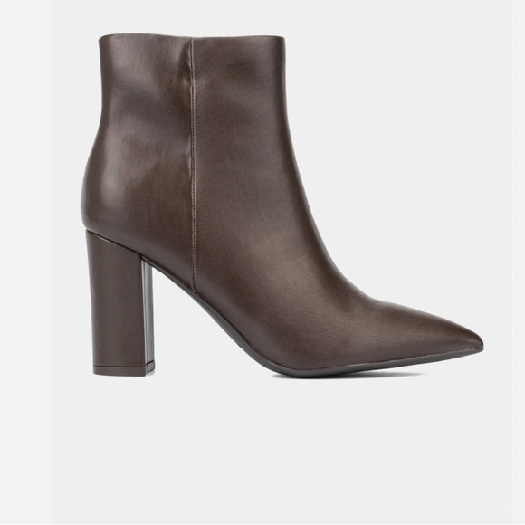 Marc Fisher Glorena Point Toe Booties in black - Picture 6 of 14